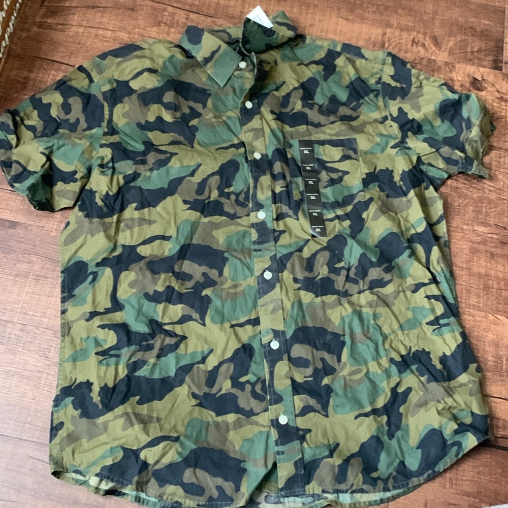 Men’s Banana Republic camo button down